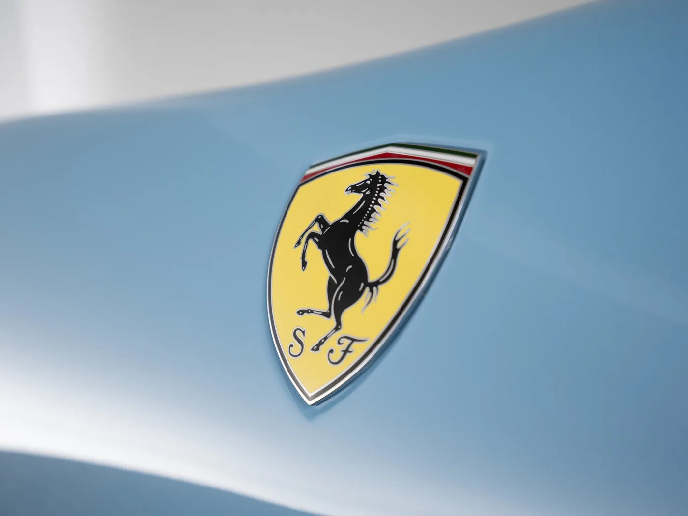 2024 Ferrari Roma Spider proposée par un concessionnaire spécialisé à Singen, Allemagne, photo 5 sur 15