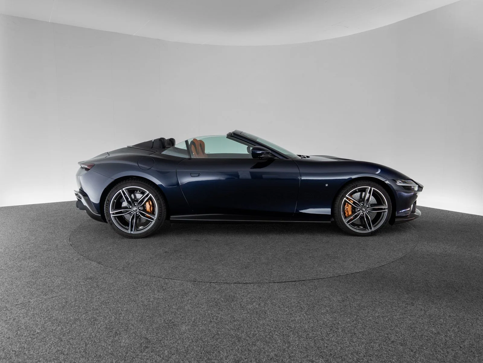 2024 Ferrari Roma Spider, 7/30
