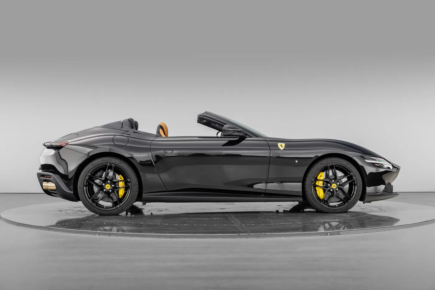 2024 Ferrari Roma Spider proposée par un groupe de concessions agréées à Hatfield, Royaume-Uni, photo 6 sur 25
