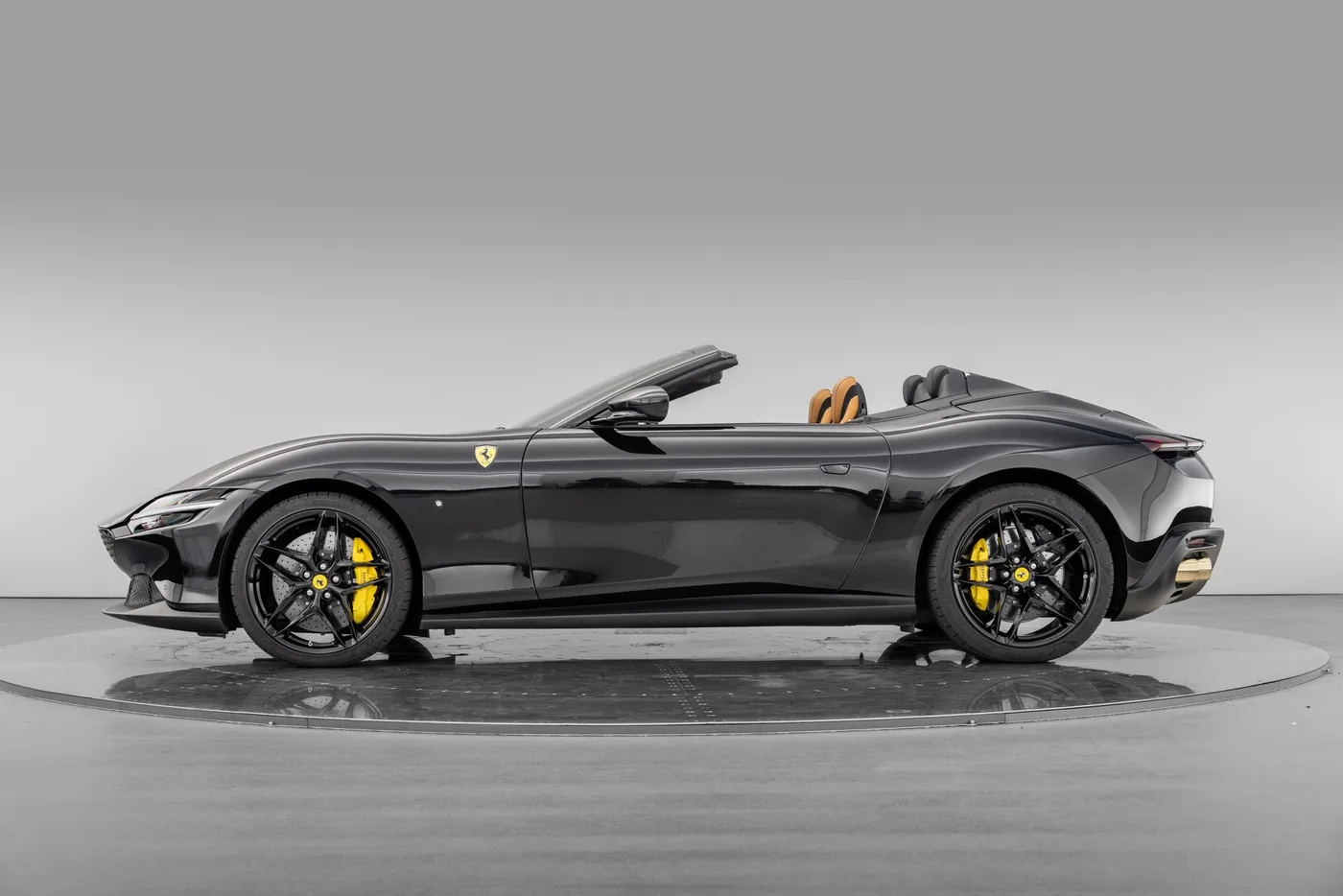 2024 Ferrari Roma Spider proposée par un groupe de concessions agréées à Hatfield, Royaume-Uni, photo 8 sur 25