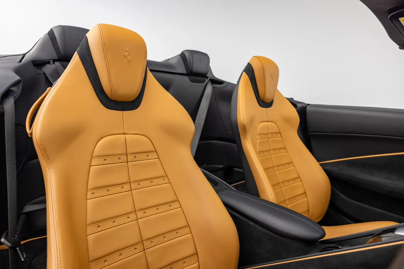 2024 Ferrari Roma Spider proposée par un groupe de concessions agréées à Hatfield, Royaume-Uni, photo 15 sur 25