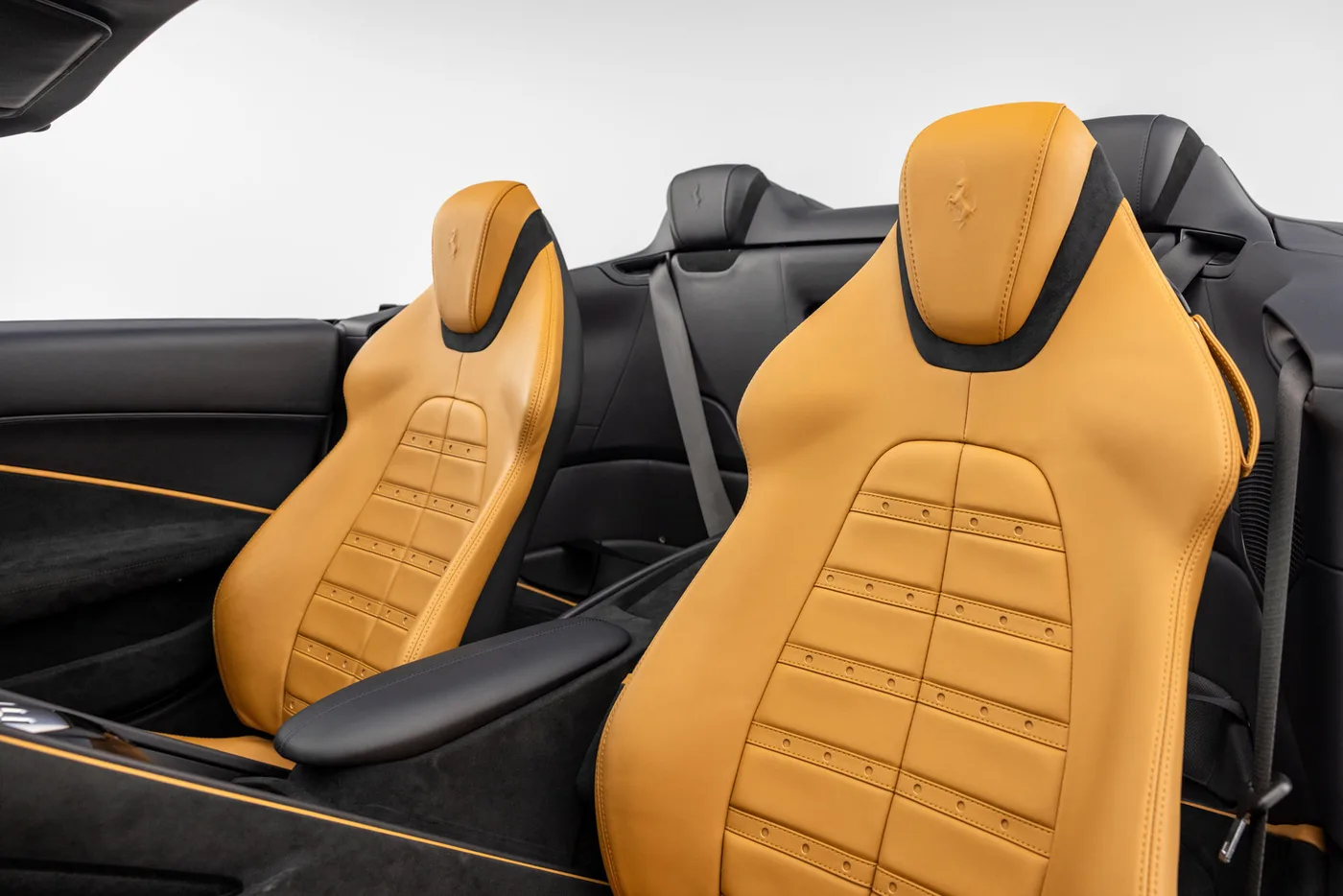 2024 Ferrari Roma Spider proposée par un groupe de concessions agréées à Hatfield, Royaume-Uni, photo 18 sur 25