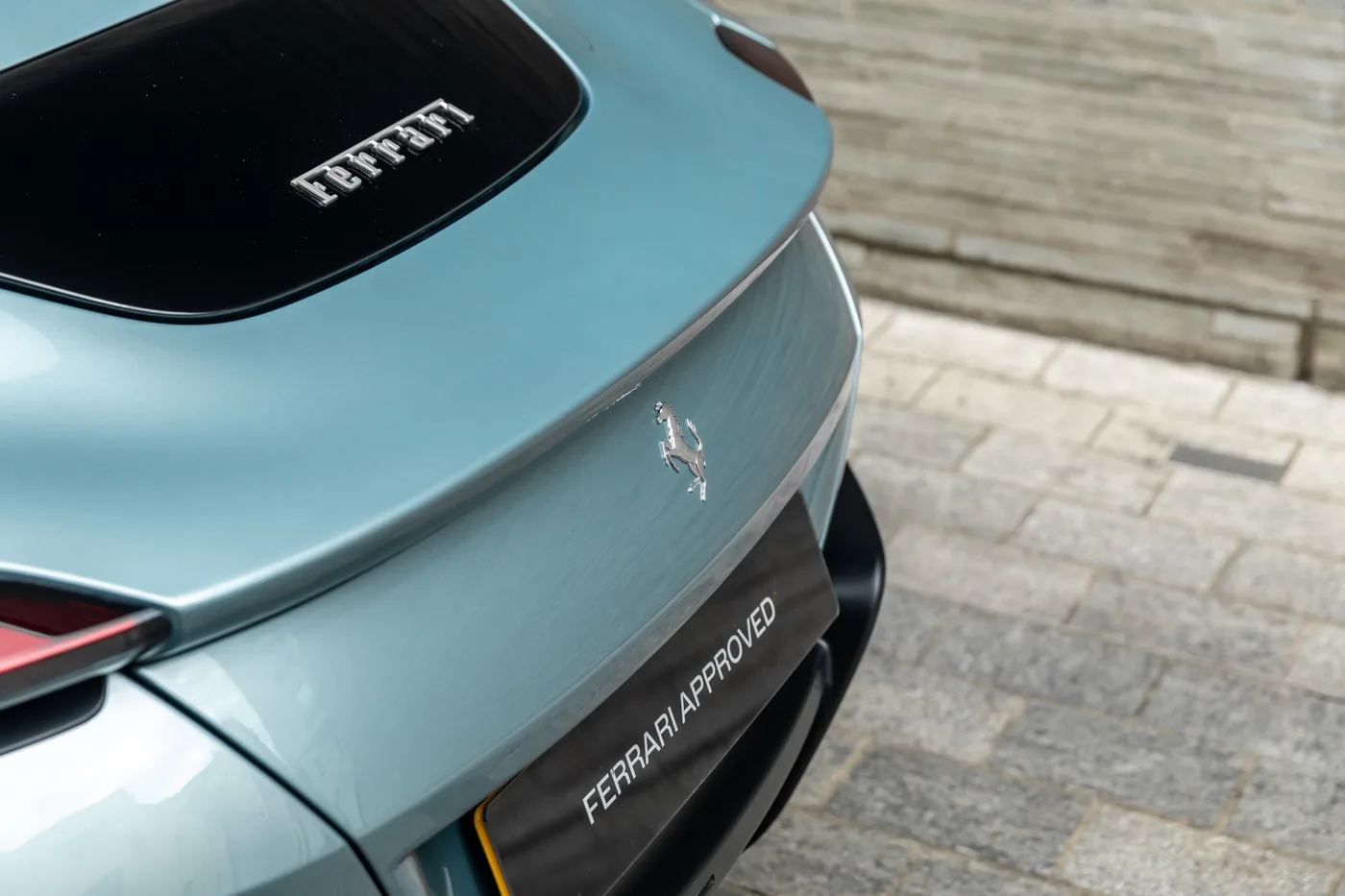 2024 Ferrari Roma Spider proposée par un groupe de concessions agréées à Mayfair, Royaume-Uni, photo 8 sur 25