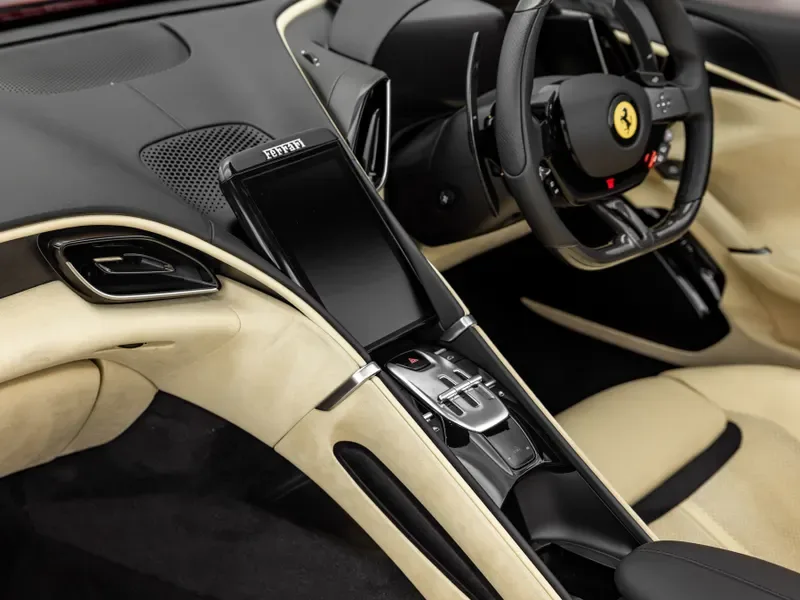 2024 Ferrari Roma Spider, 26/30