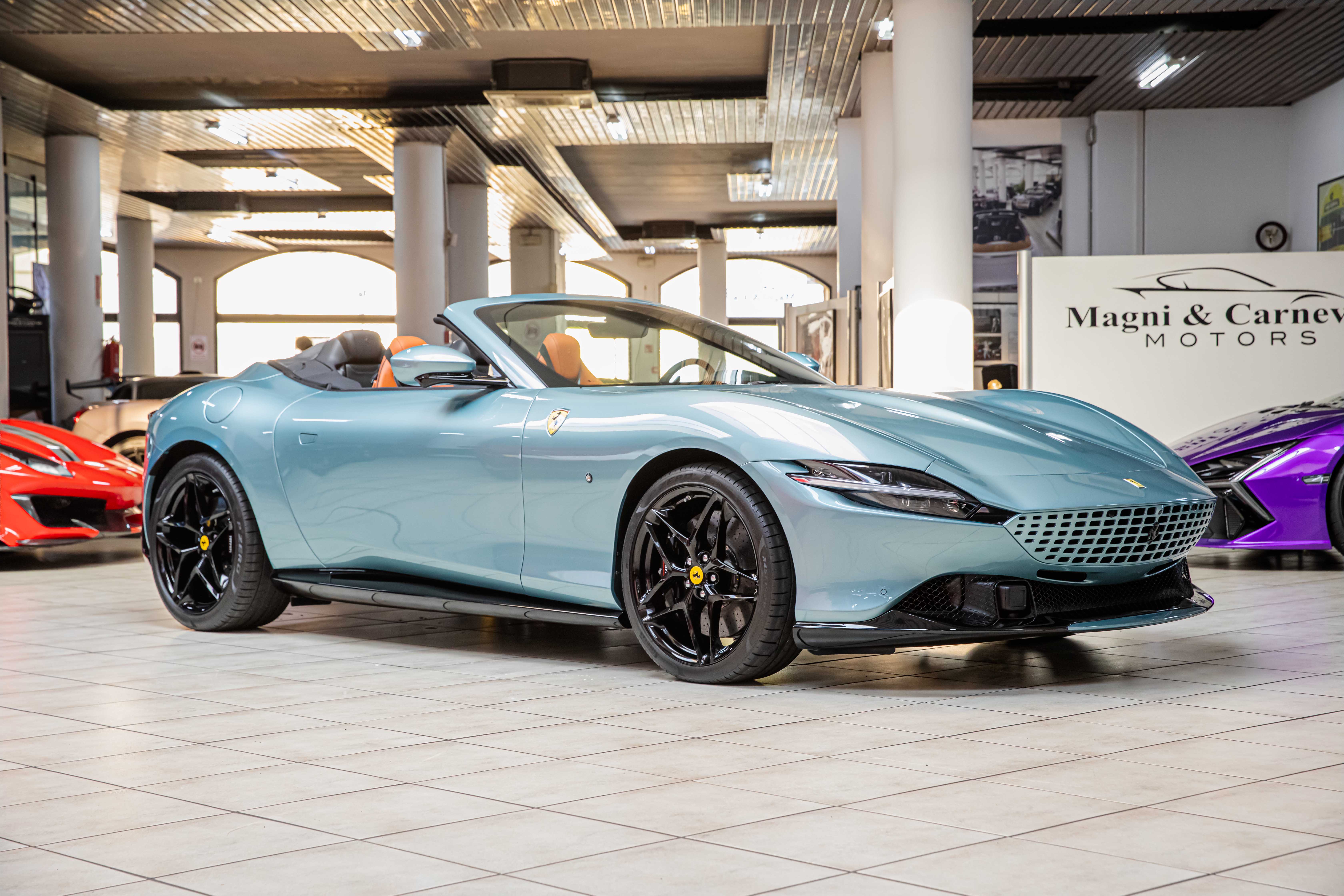 2024 Ferrari Roma Spider proposée par un concessionnaire spécialisé à Milan, Italie, photo 4 sur 20