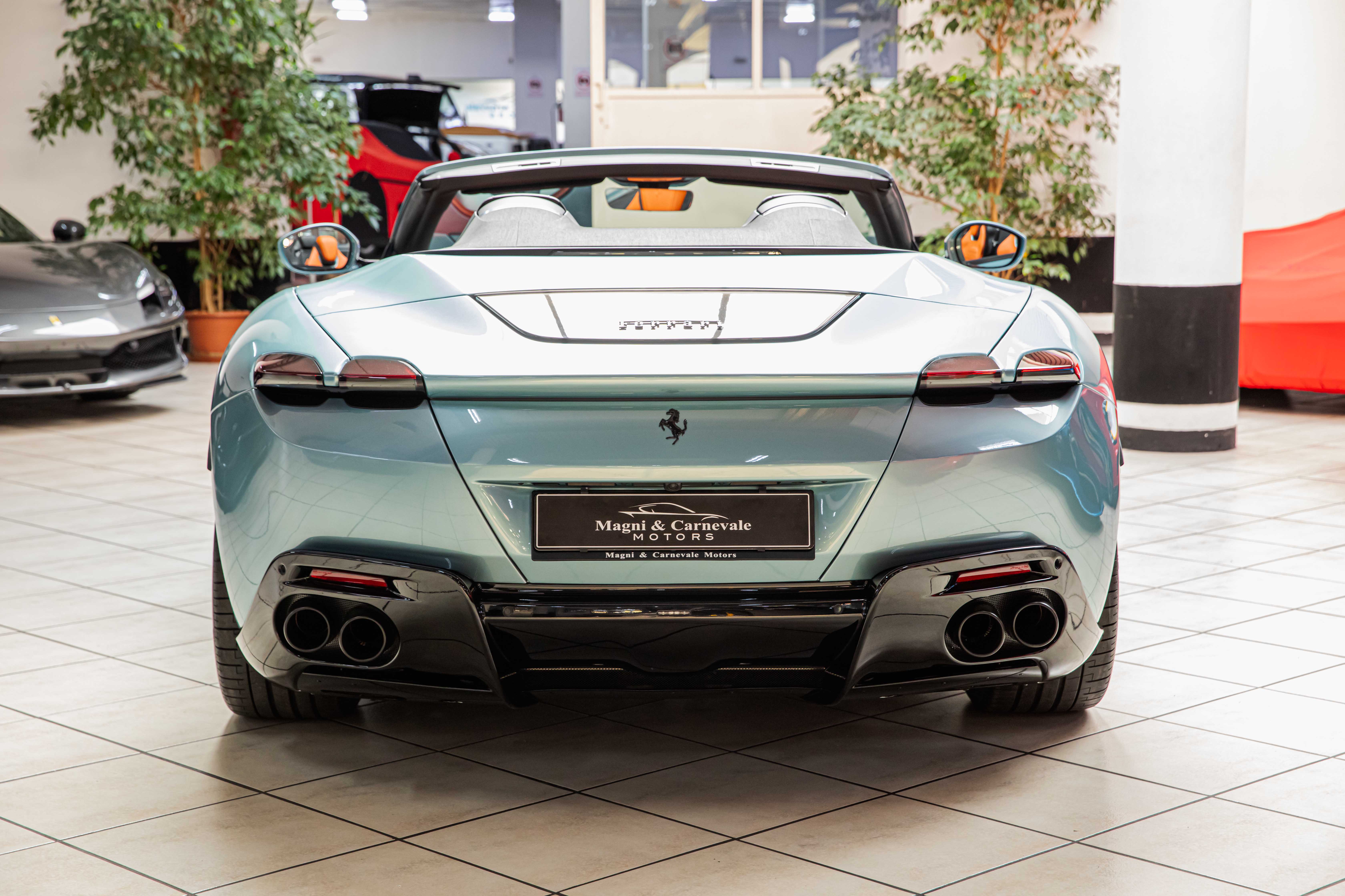 2024 Ferrari Roma Spider proposée par un concessionnaire spécialisé à Milan, Italie, photo 16 sur 20