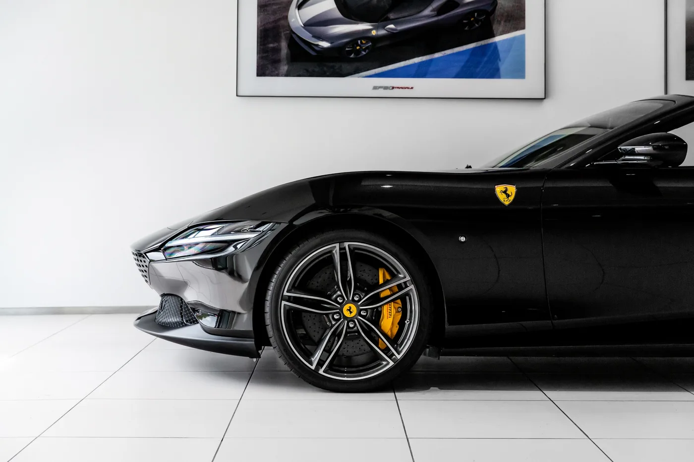 2024 Ferrari Roma Spider offered by a specialist dealer in Hengelo, Netherlands, photo 9 of 15