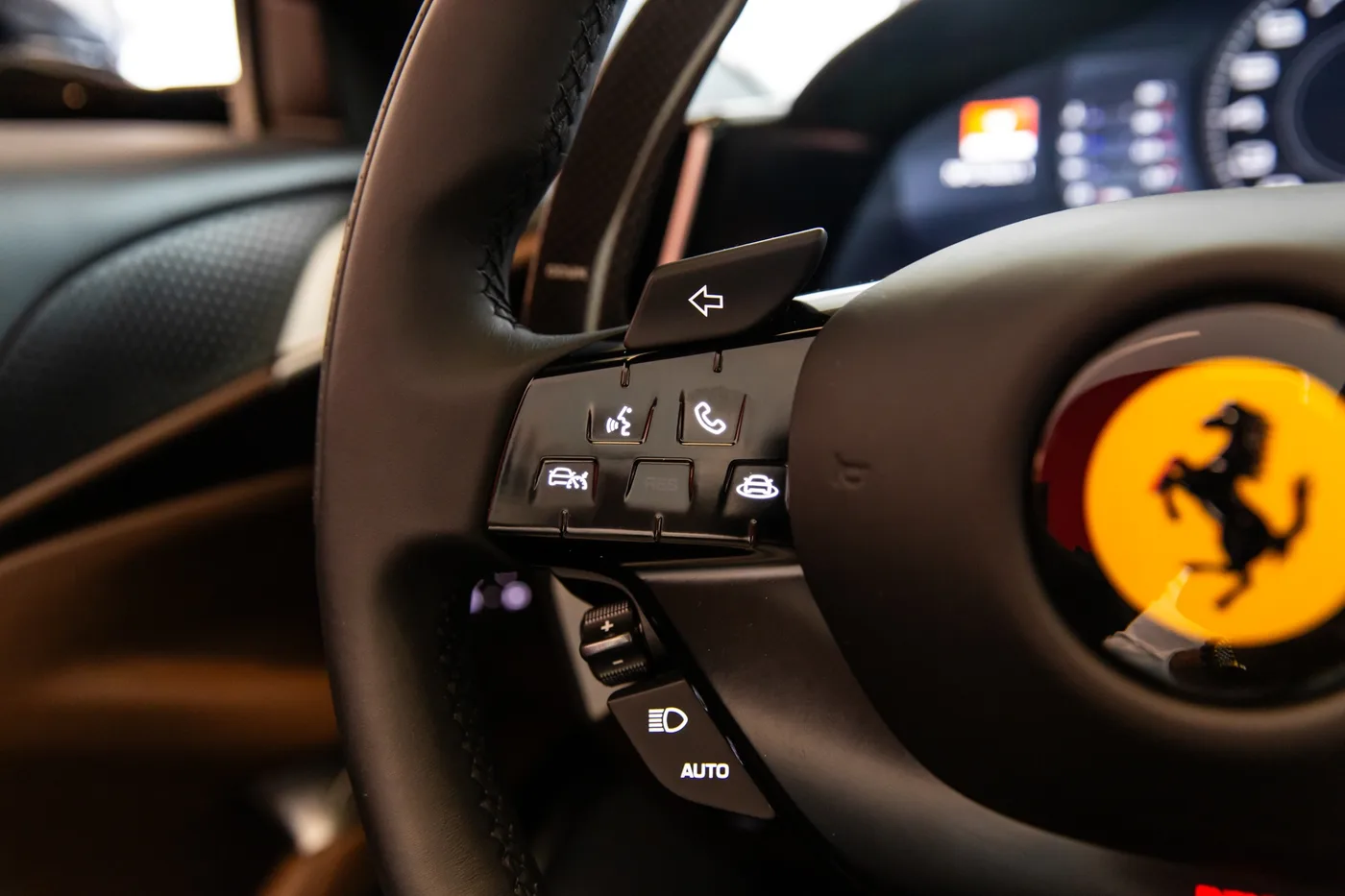 2024 Ferrari Roma Spider offered by a specialist dealer in Hengelo, Netherlands, photo 13 of 15
