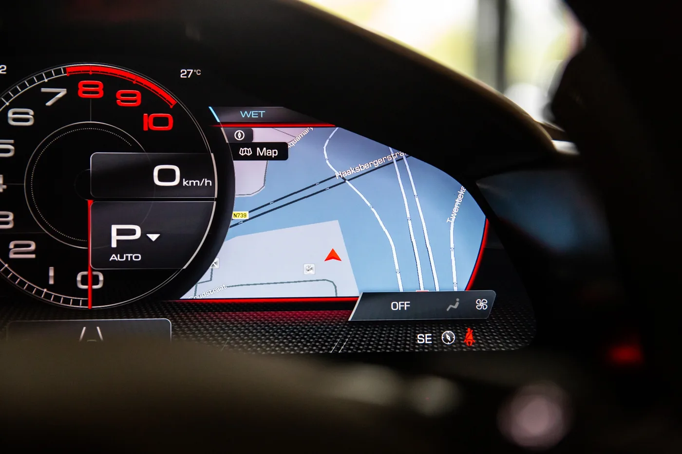 2024 Ferrari Roma Spider offered by a specialist dealer in Hengelo, Netherlands, photo 14 of 15