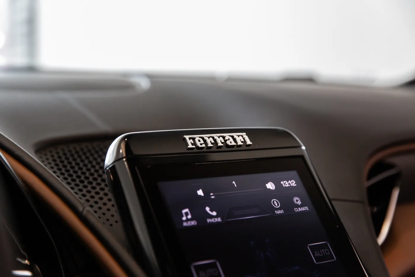 2024 Ferrari Roma Spider offered by a specialist dealer in Hengelo, Netherlands, photo 15 of 15