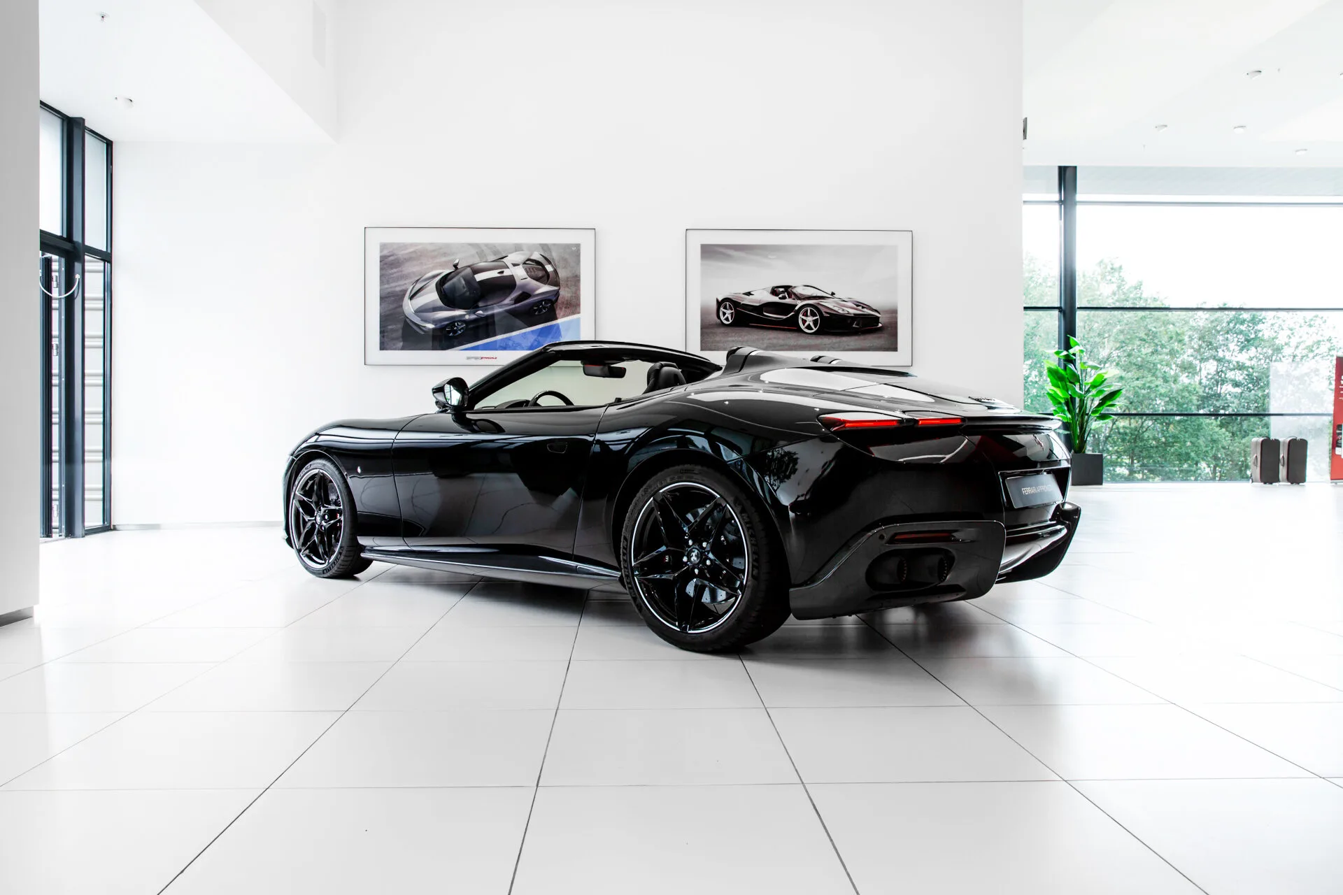 2024 Ferrari Roma Spider, 2/30