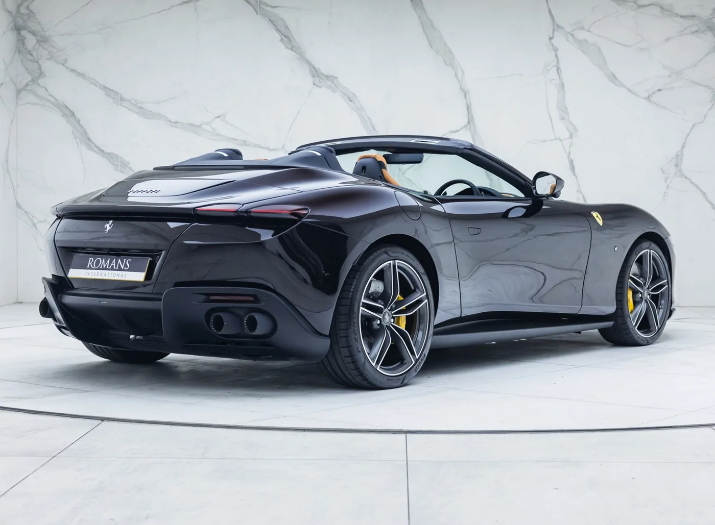 2024 Ferrari Roma Spider proposée par un concessionnaire spécialisé à Banstead, Royaume-Uni, photo 3 sur 25