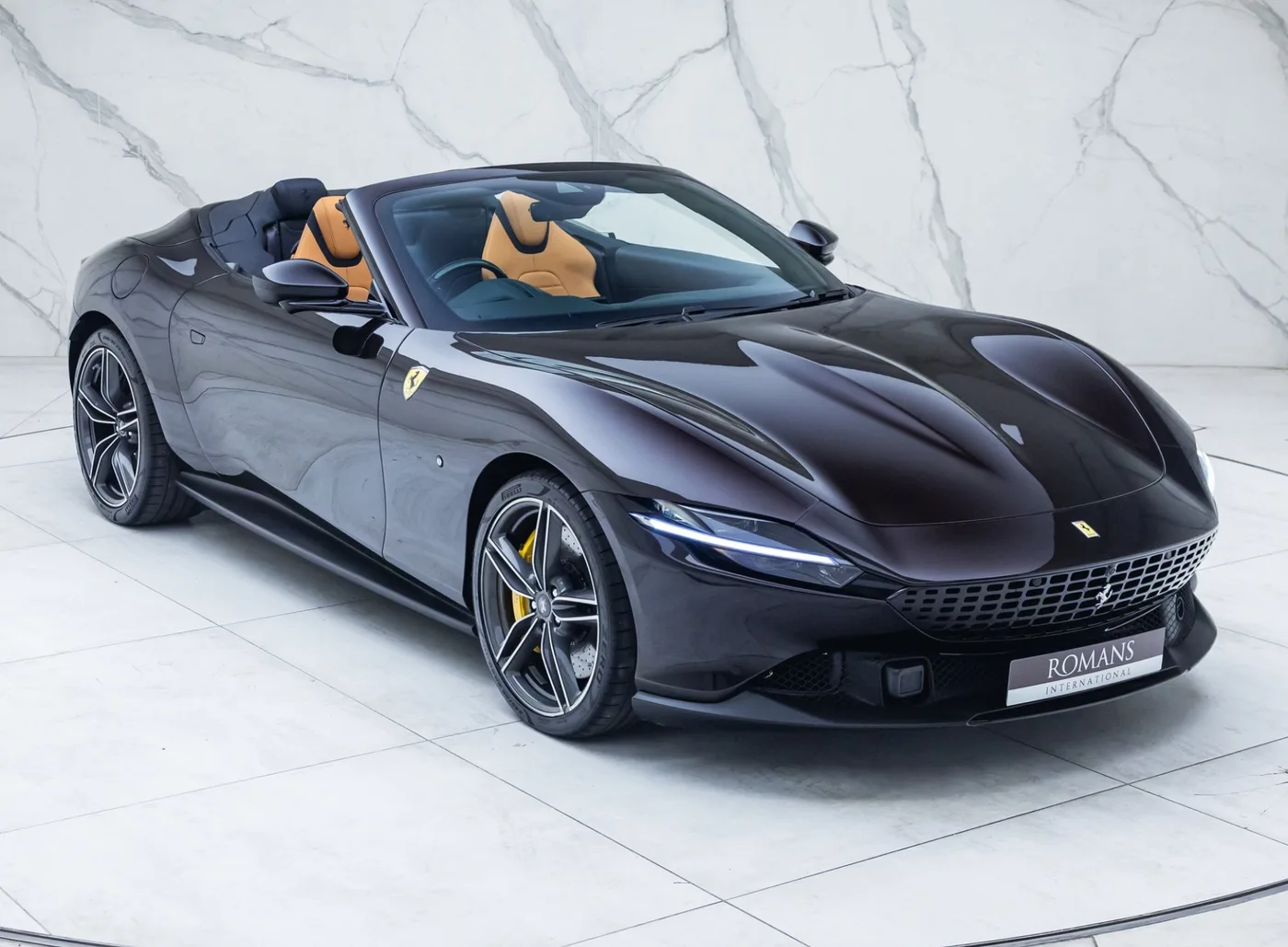 2024 Ferrari Roma Spider proposée par un concessionnaire spécialisé à Banstead, Royaume-Uni, photo 4 sur 25