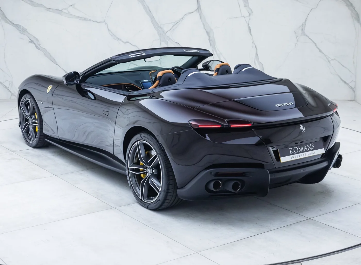2024 Ferrari Roma Spider proposée par un concessionnaire spécialisé à Banstead, Royaume-Uni, photo 5 sur 25