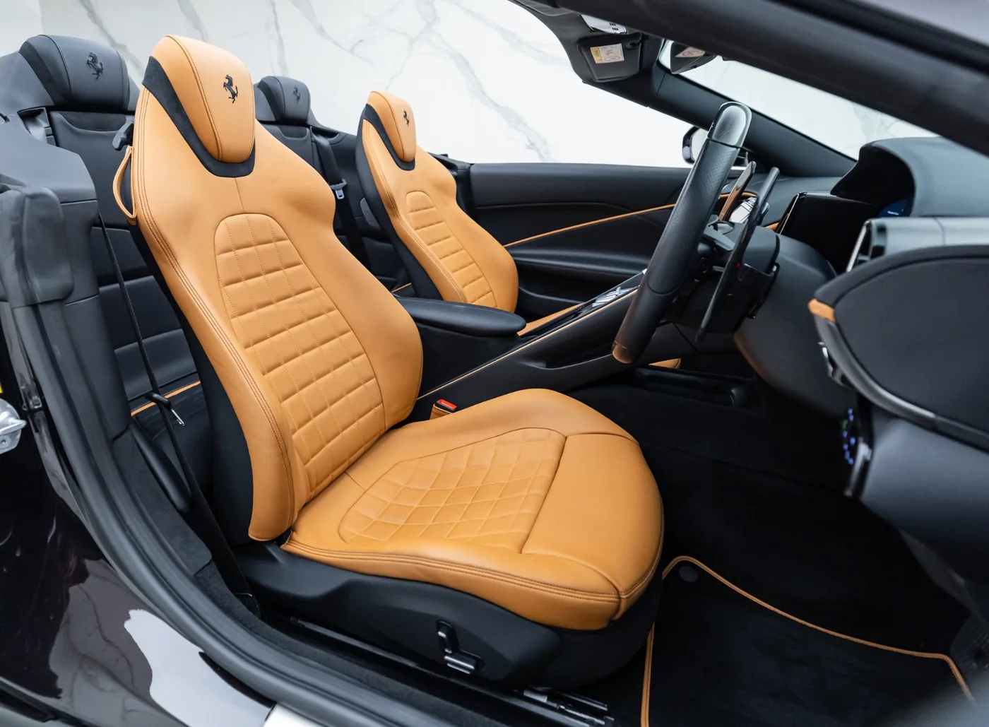 2024 Ferrari Roma Spider proposée par un concessionnaire spécialisé à Banstead, Royaume-Uni, photo 15 sur 25