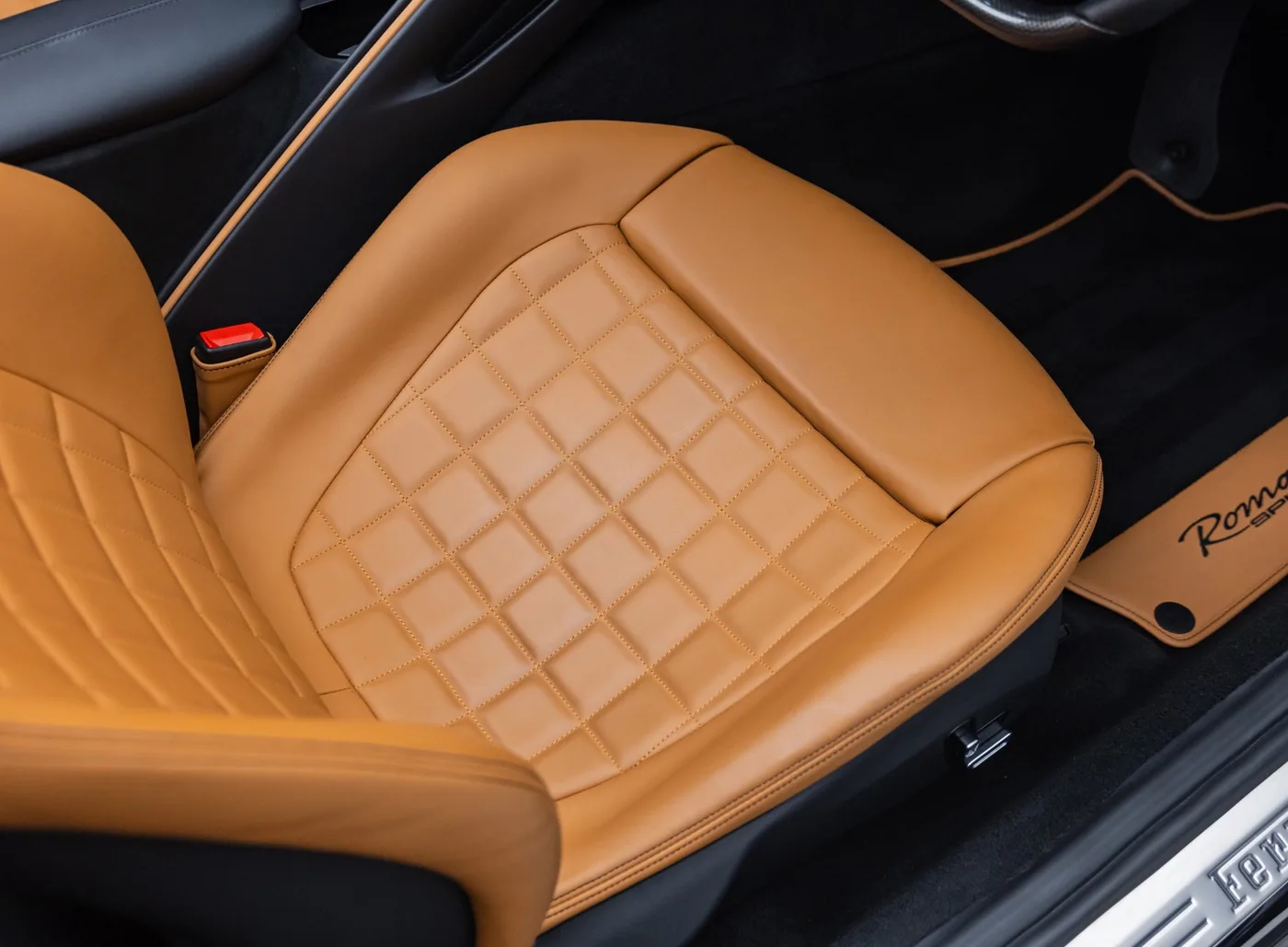 2024 Ferrari Roma Spider proposée par un concessionnaire spécialisé à Banstead, Royaume-Uni, photo 18 sur 25