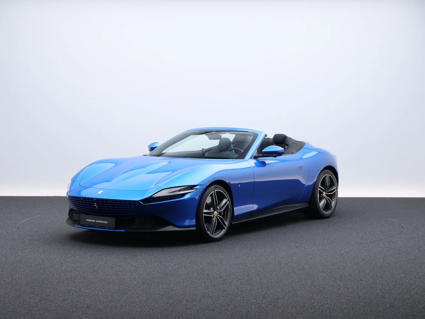2024 Ferrari Roma Spider angeboten von einem Fachhändler in Frankfurt am Main, Deutschland, Foto 2 von 15