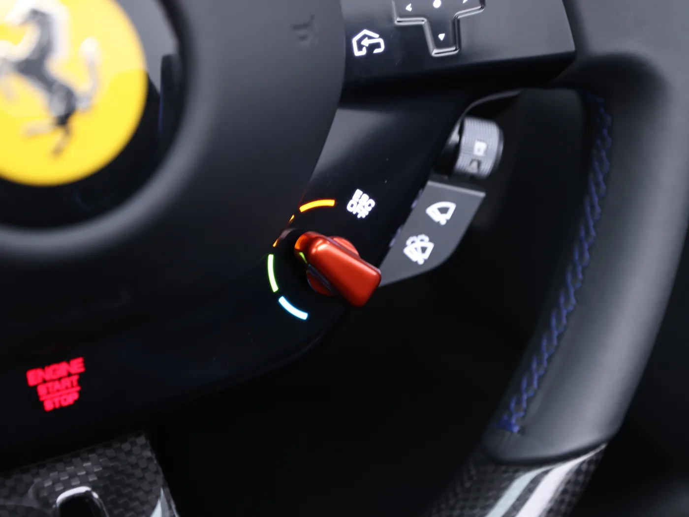 2024 Ferrari Roma Spider angeboten von einem Fachhändler in Frankfurt am Main, Deutschland, Foto 9 von 15