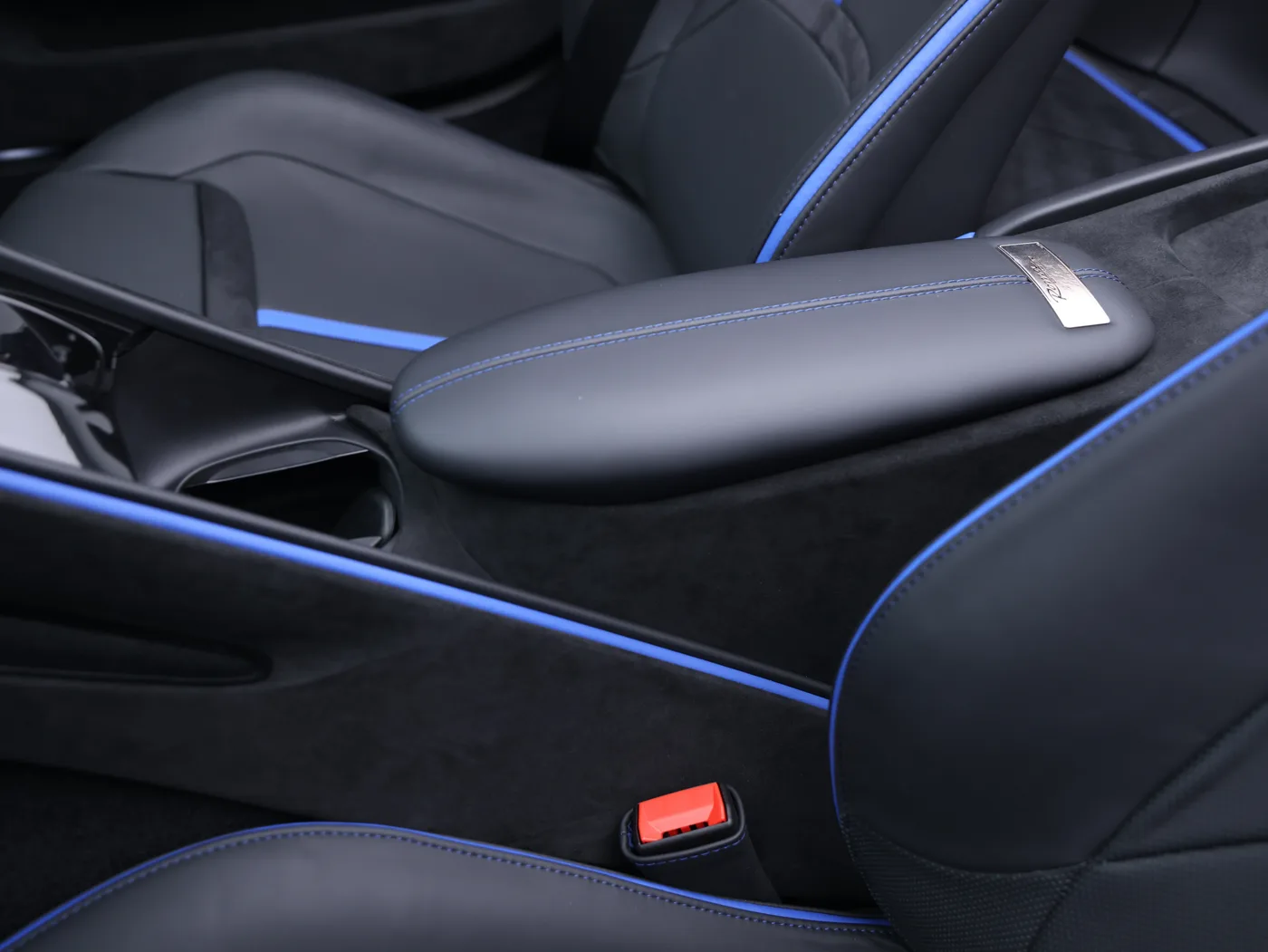2024 Ferrari Roma Spider angeboten von einem Fachhändler in Frankfurt am Main, Deutschland, Foto 12 von 15
