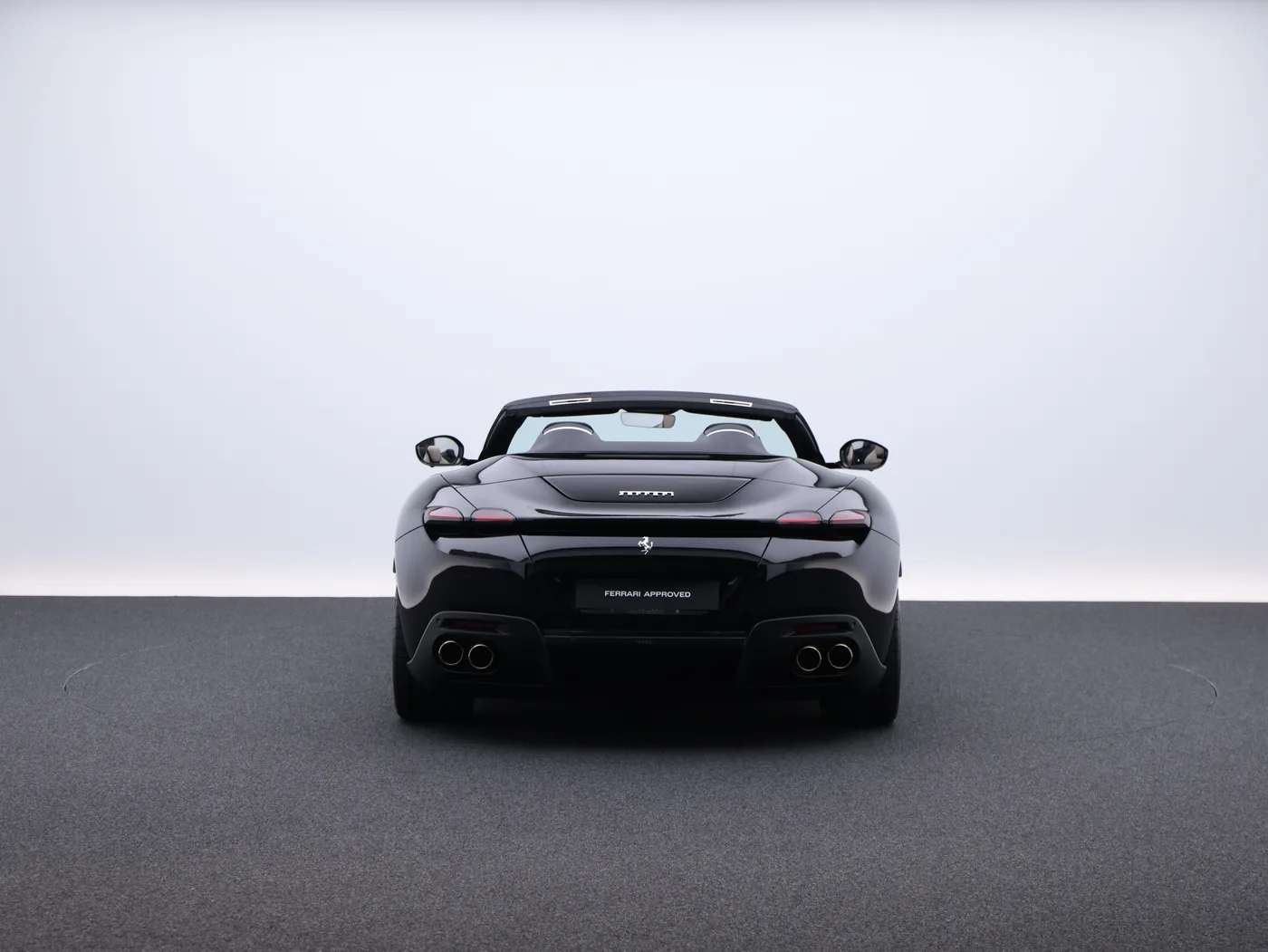 2024 Ferrari Roma Spider offered by a specialist dealer in Frankfurt am Main, Germany, photo 4 of 15