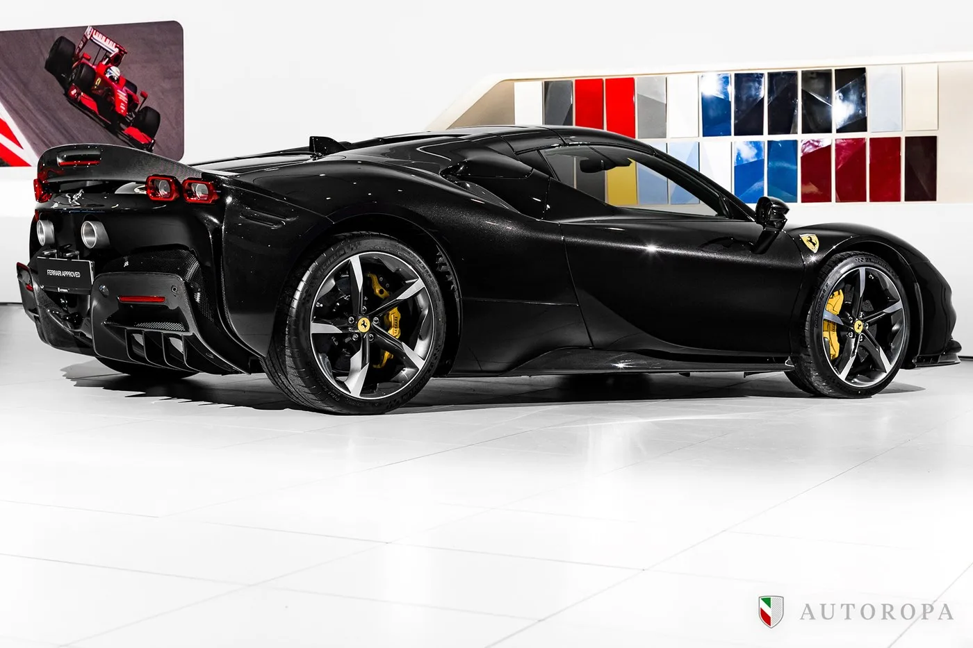 2024 Ferrari SF90 Spider Assetto Fiorano proposée par un concessionnaire agréé Ferrari et Maserati à Arlöv, Suède, photo 3 sur 10