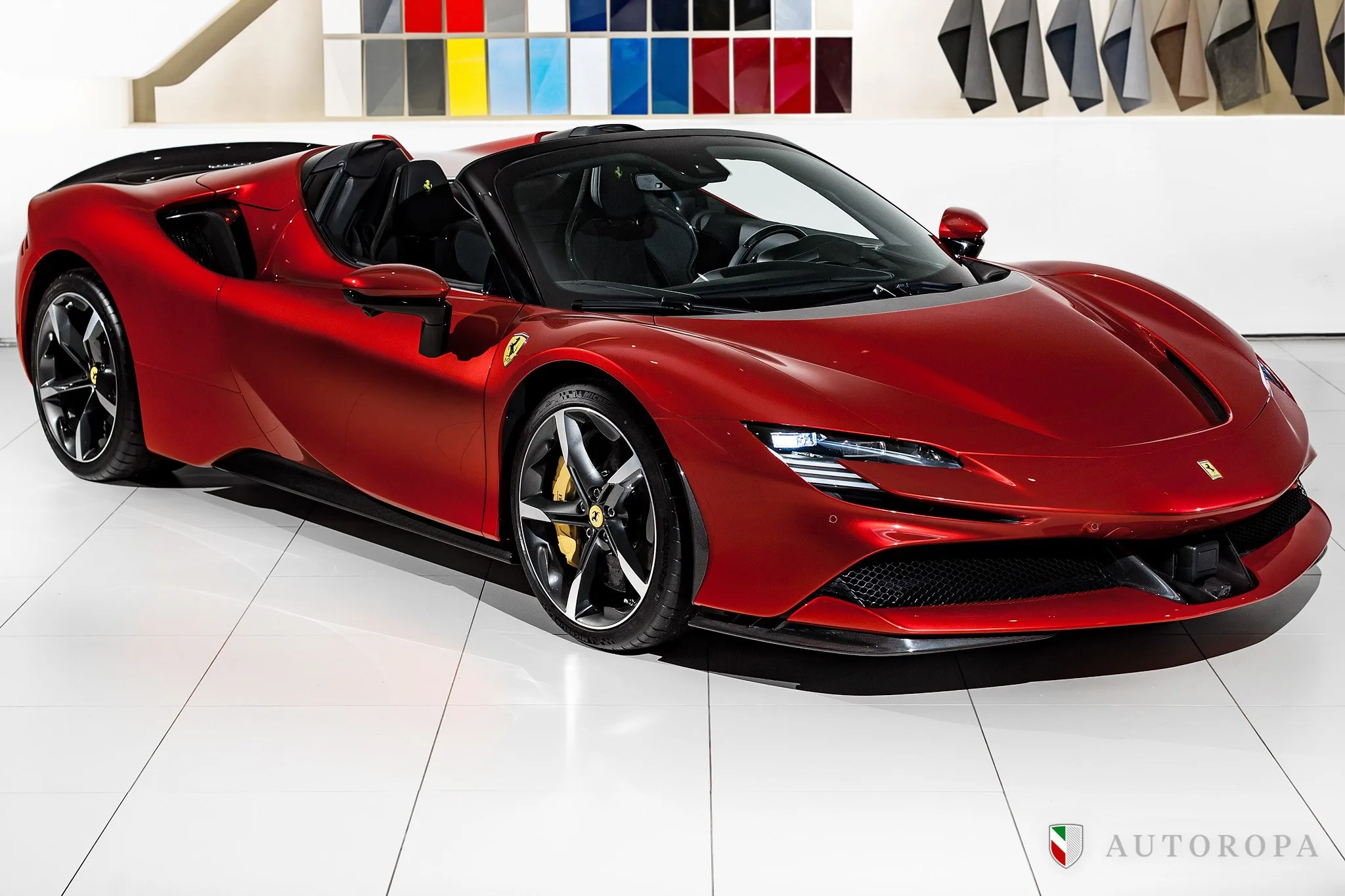 2024 Ferrari SF90 Spider Assetto Fiorano proposée par un concessionnaire agréé Ferrari et Maserati à Arlöv, Suède, photo principale