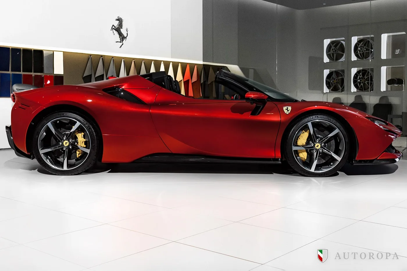 2024 Ferrari SF90 Spider Assetto Fiorano proposée par un concessionnaire agréé Ferrari et Maserati à Arlöv, Suède, photo 3 sur 10