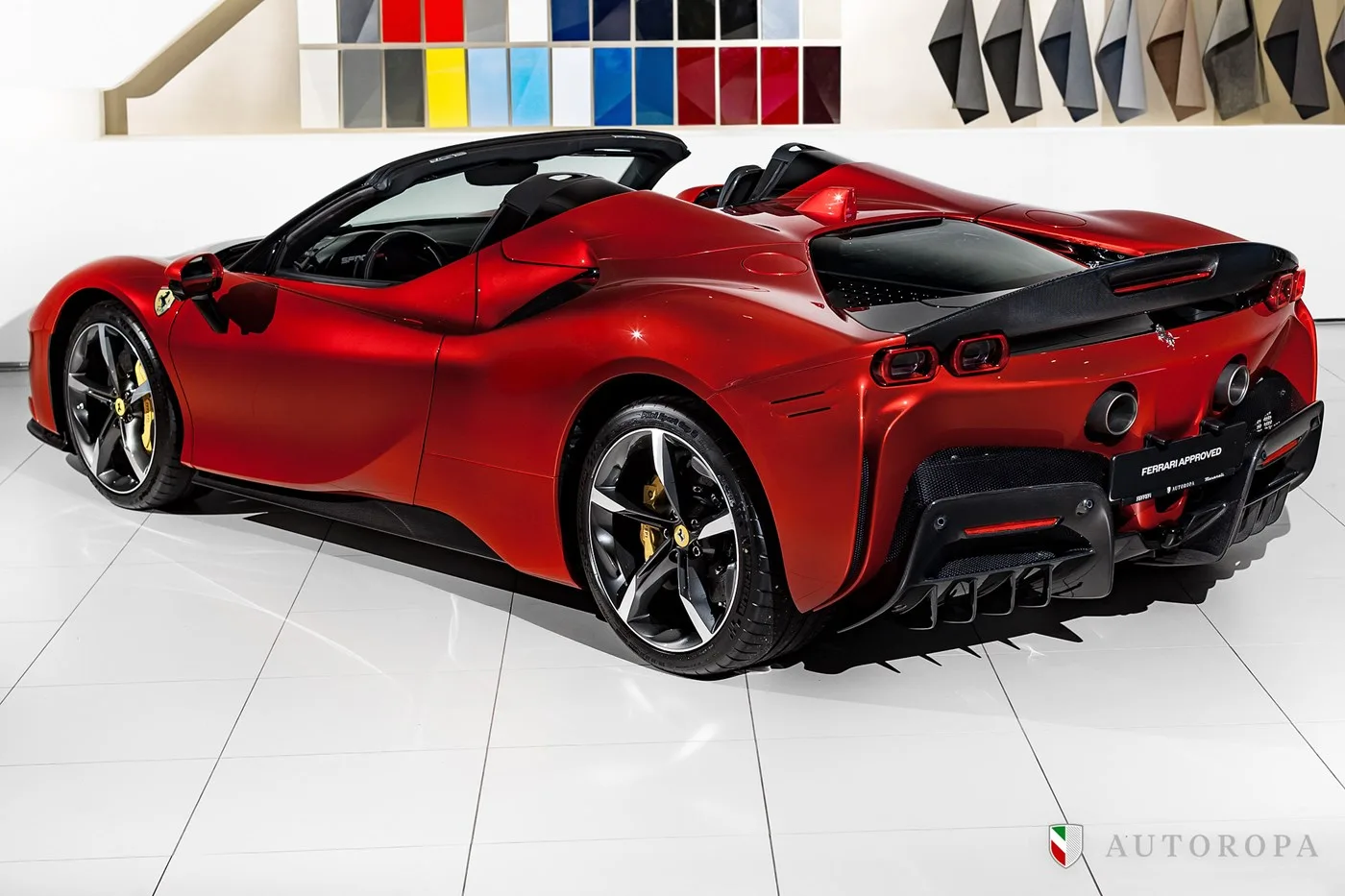 2024 Ferrari SF90 Spider Assetto Fiorano proposée par un concessionnaire agréé Ferrari et Maserati à Arlöv, Suède, photo 4 sur 10
