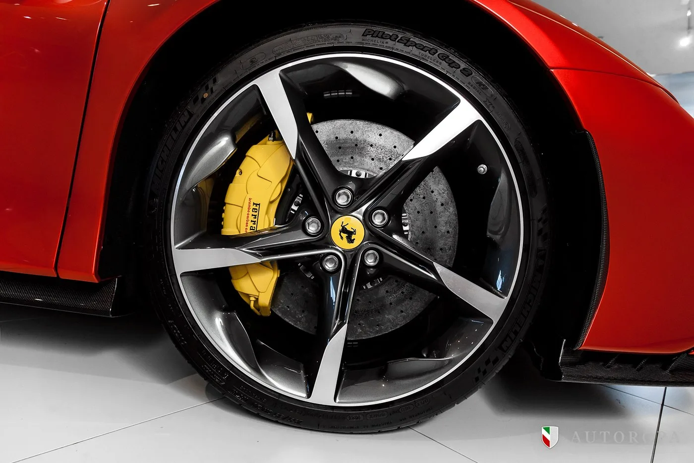 2024 Ferrari SF90 Spider Assetto Fiorano proposée par un concessionnaire agréé Ferrari et Maserati à Arlöv, Suède, photo 10 sur 10