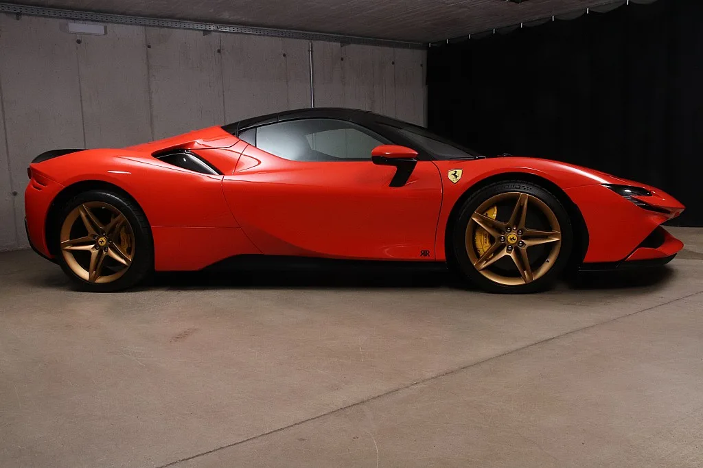 2024 Ferrari SF90 Spider Assetto Fiorano proposée par un concessionnaire spécialisé à Unterweitersdorf, Autriche, photo 4 sur 15