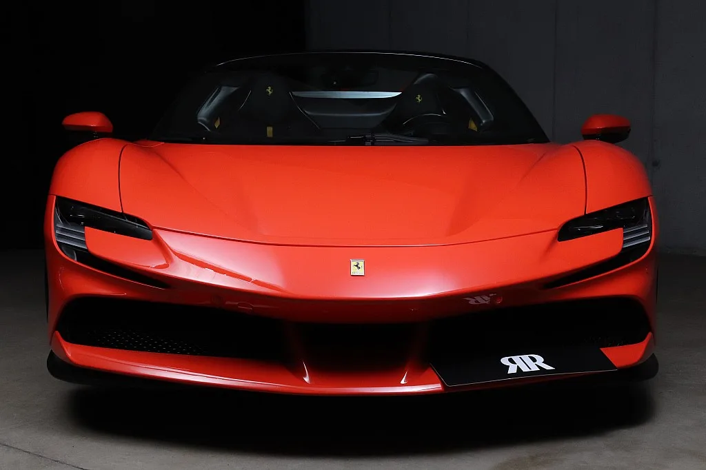 2024 Ferrari SF90 Spider Assetto Fiorano proposée par un concessionnaire spécialisé à Unterweitersdorf, Autriche, photo 10 sur 15