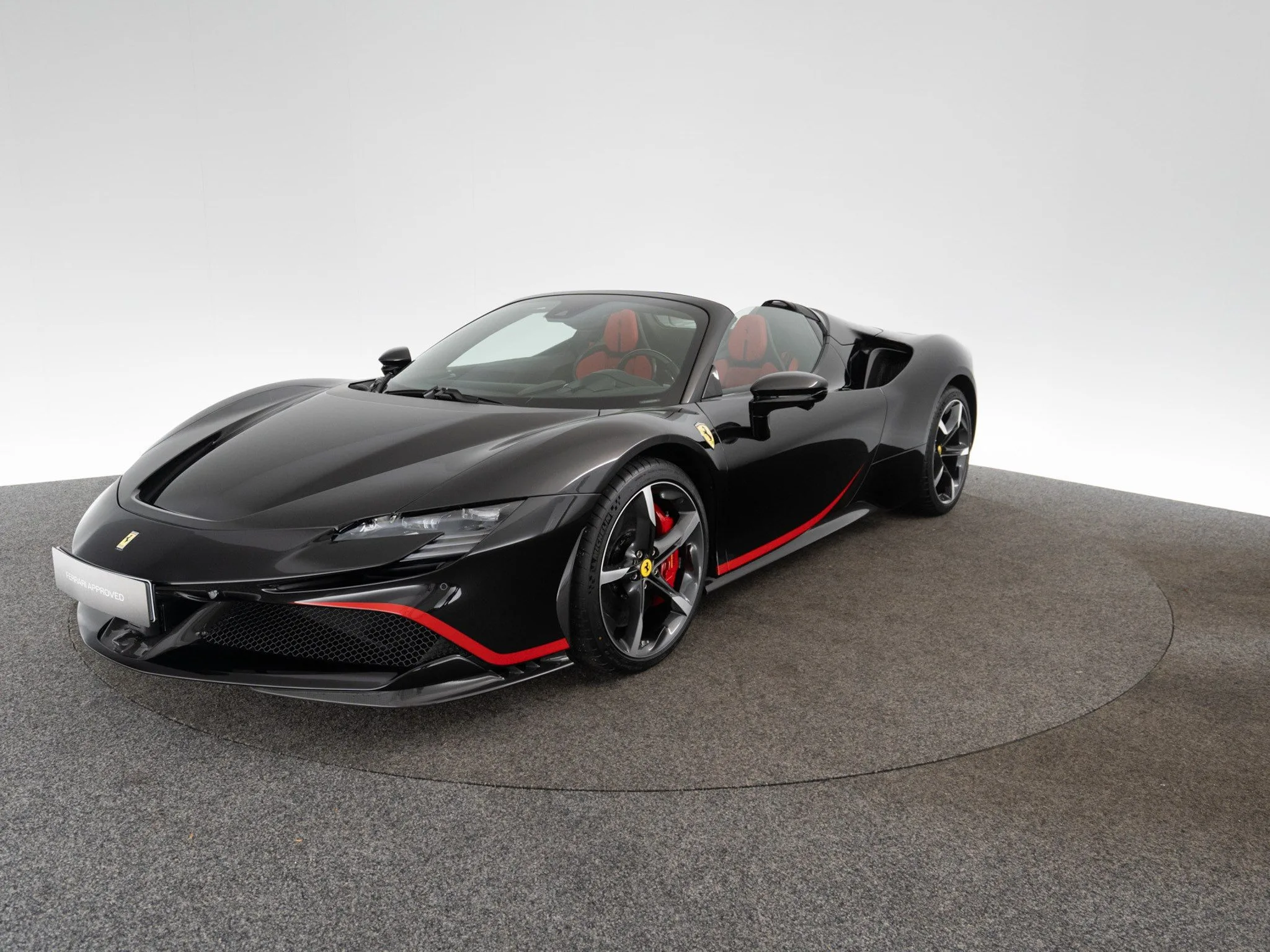 2024 Ferrari SF90 Spider Atelier proposée par un concessionnaire spécialisé à Singen, Allemagne, photo principale