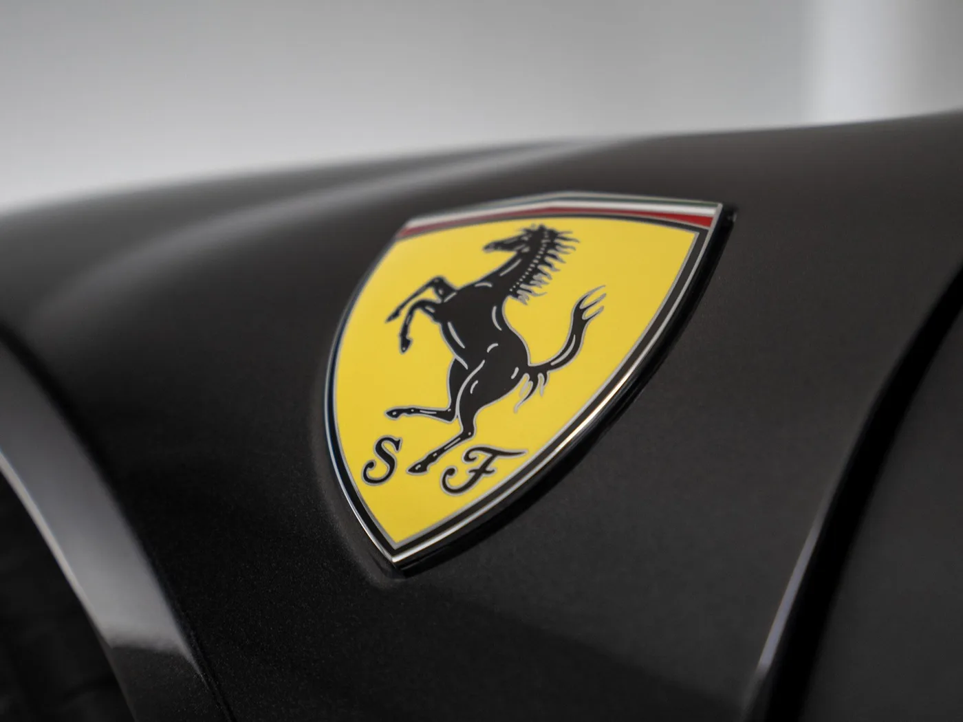 2024 Ferrari SF90 Spider Atelier proposée par un concessionnaire spécialisé à Singen, Allemagne, photo 8 sur 15