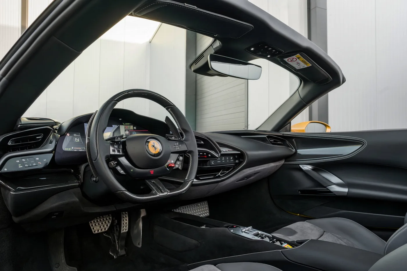 2024 Ferrari SF90 Spider angeboten von einem Supersportwagenhändler in Woerden, Niederlande, Foto 3 von 25