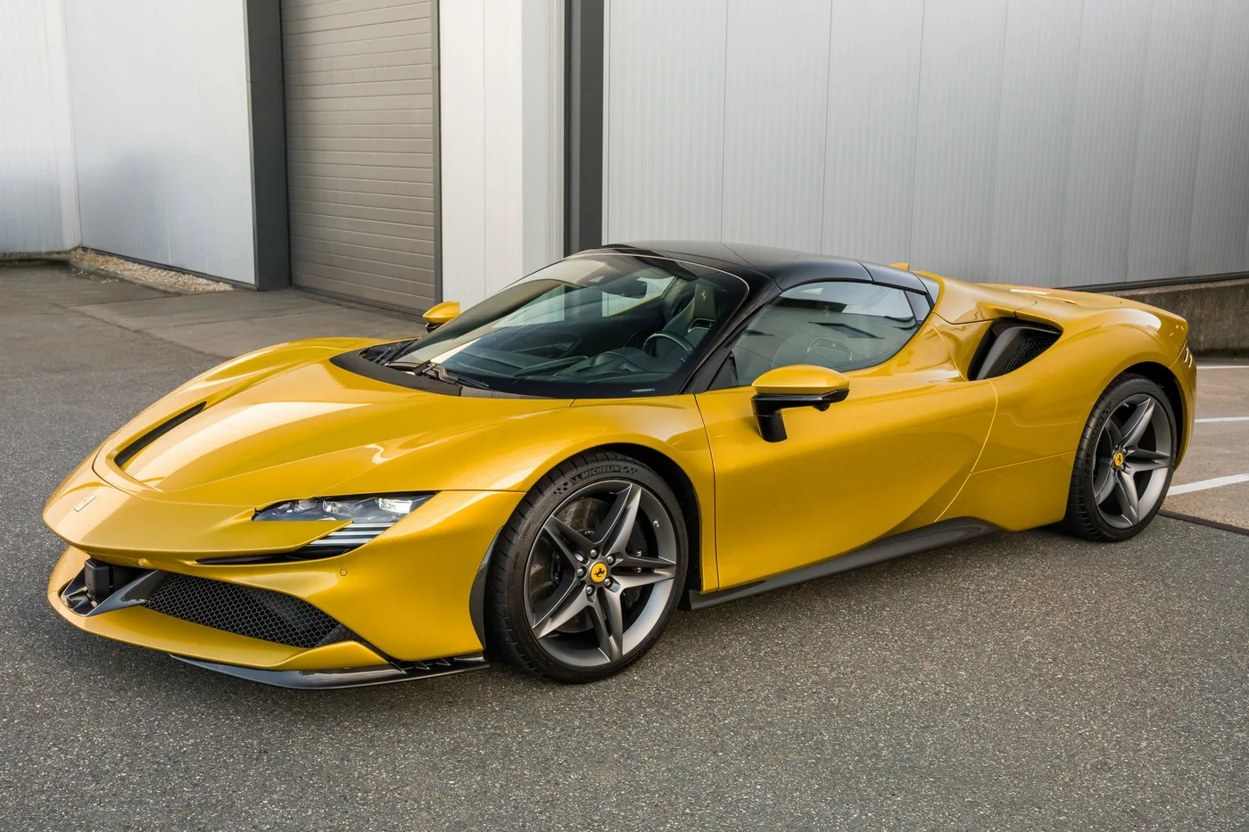 2024 Ferrari SF90 Spider angeboten von einem Supersportwagenhändler in Woerden, Niederlande, Foto 22 von 25