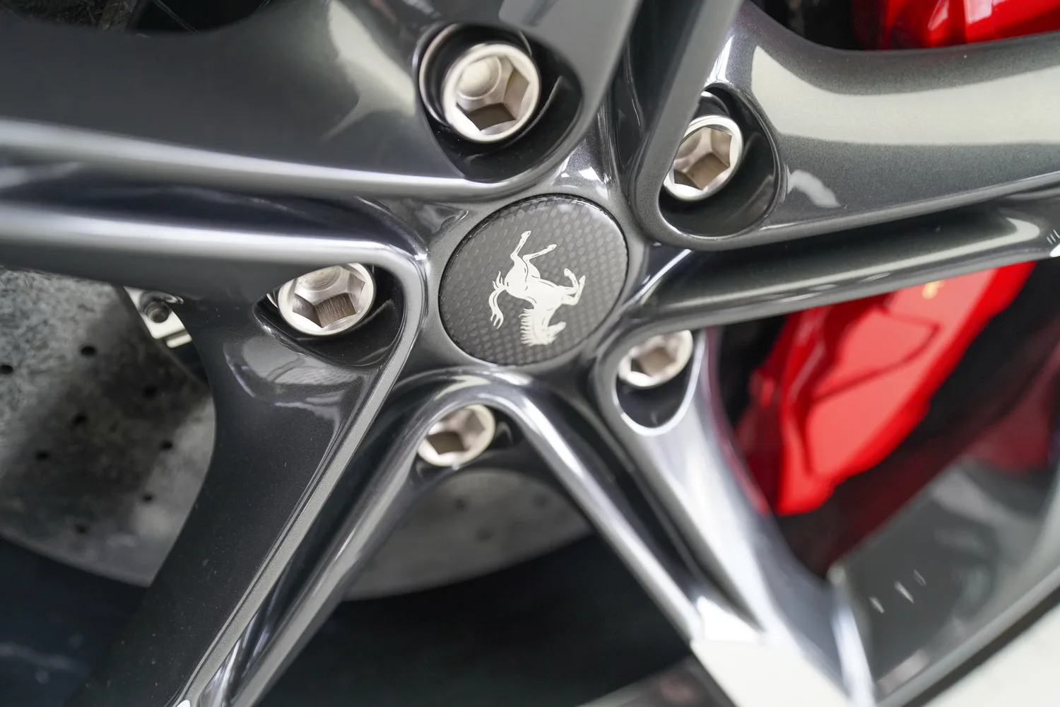 2024 Ferrari SF90 Spider, 16/17