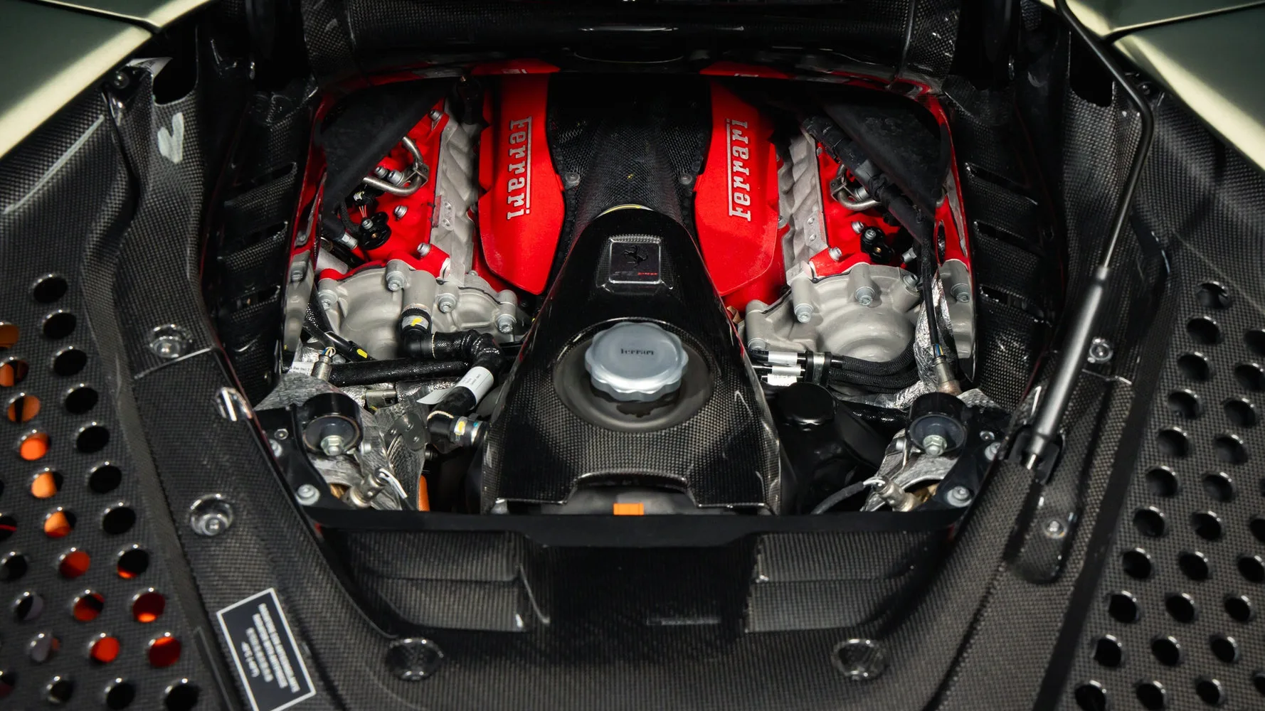 2024 Ferrari SF90 Spider, 28/30