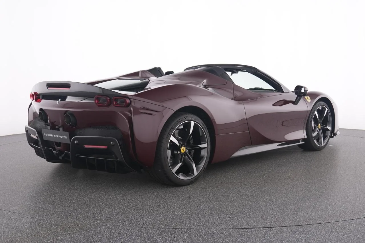 2024 Ferrari SF90 Spider angeboten von einem Fachhändler in Meerbusch, Deutschland, Foto 3 von 6