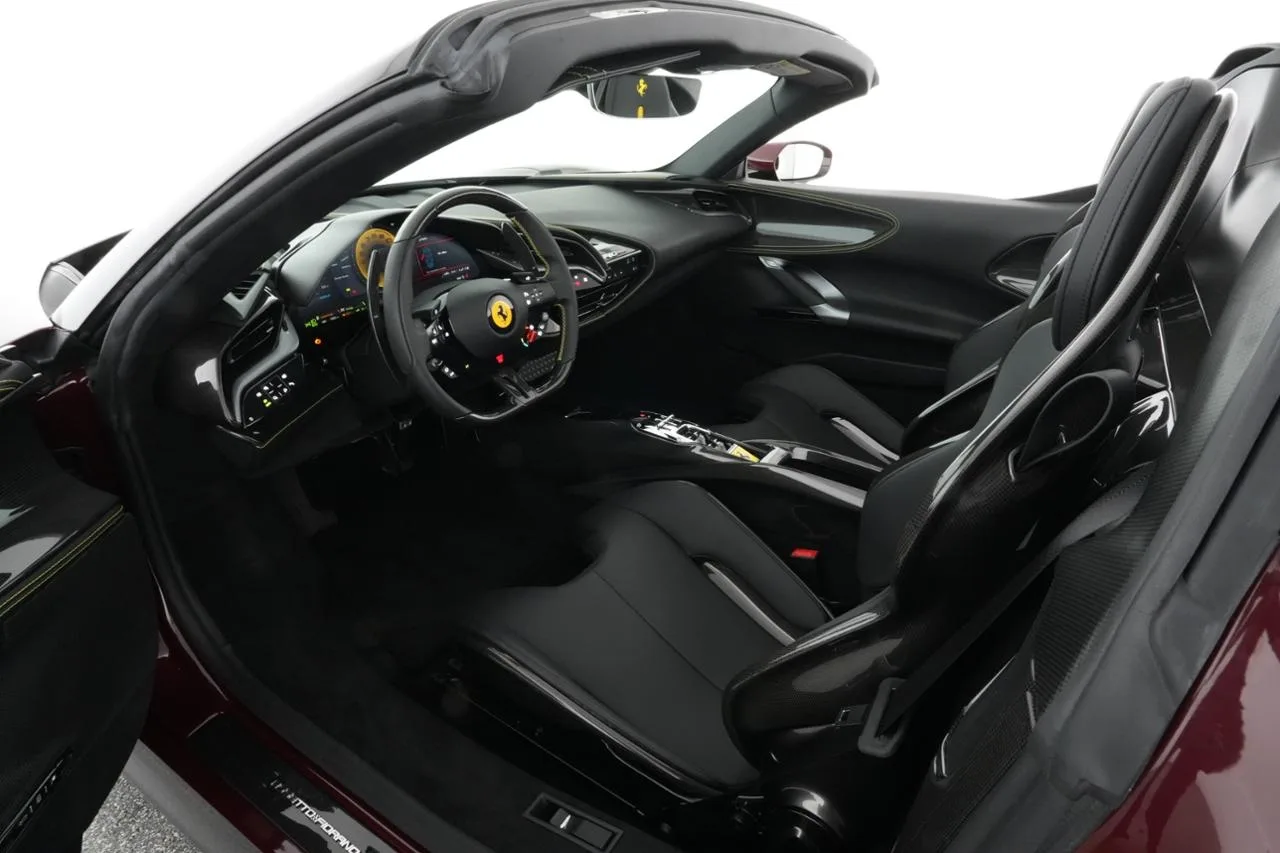 2024 Ferrari SF90 Spider angeboten von einem Fachhändler in Meerbusch, Deutschland, Foto 5 von 6