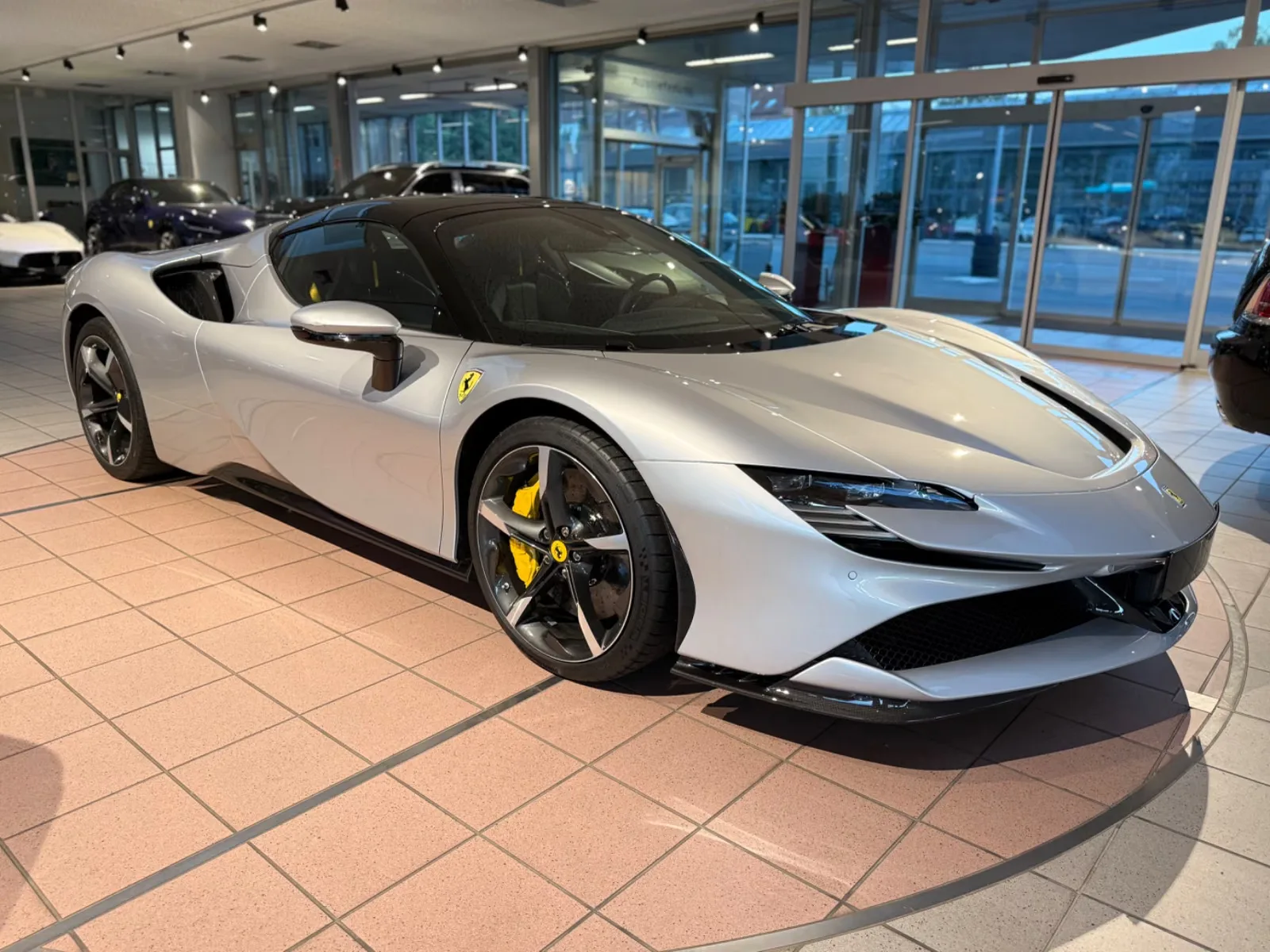 2024 Ferrari SF90 Spider, 2/30