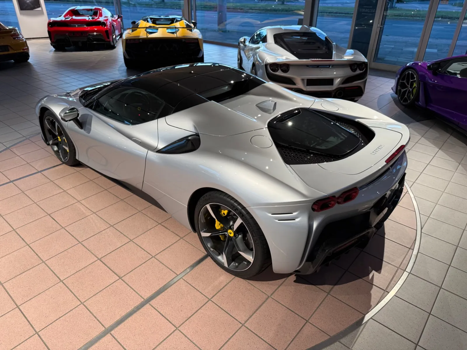 2024 Ferrari SF90 Spider, 7/30