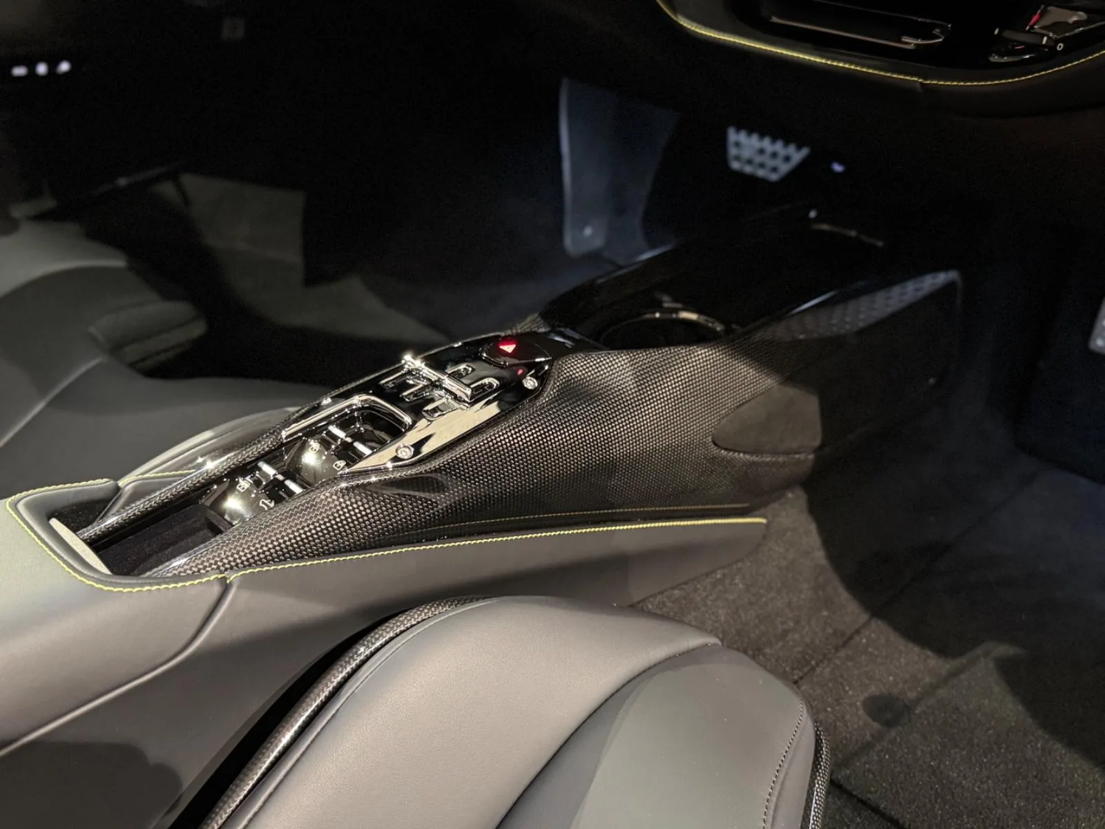 2024 Ferrari SF90 Spider, 26/30