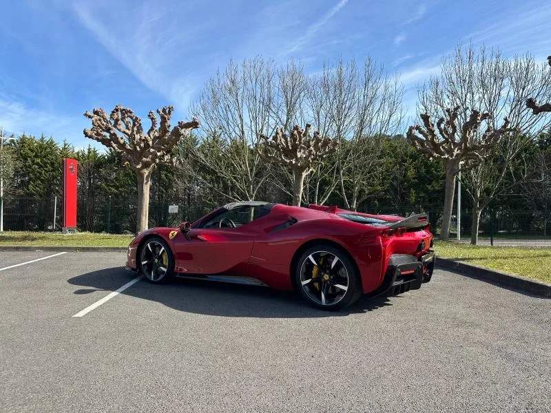 2024 Ferrari SF90 Spider Assetto Fiorano, 6/20