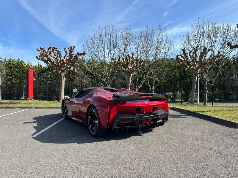 2024 Ferrari SF90 Spider Assetto Fiorano, 7/20