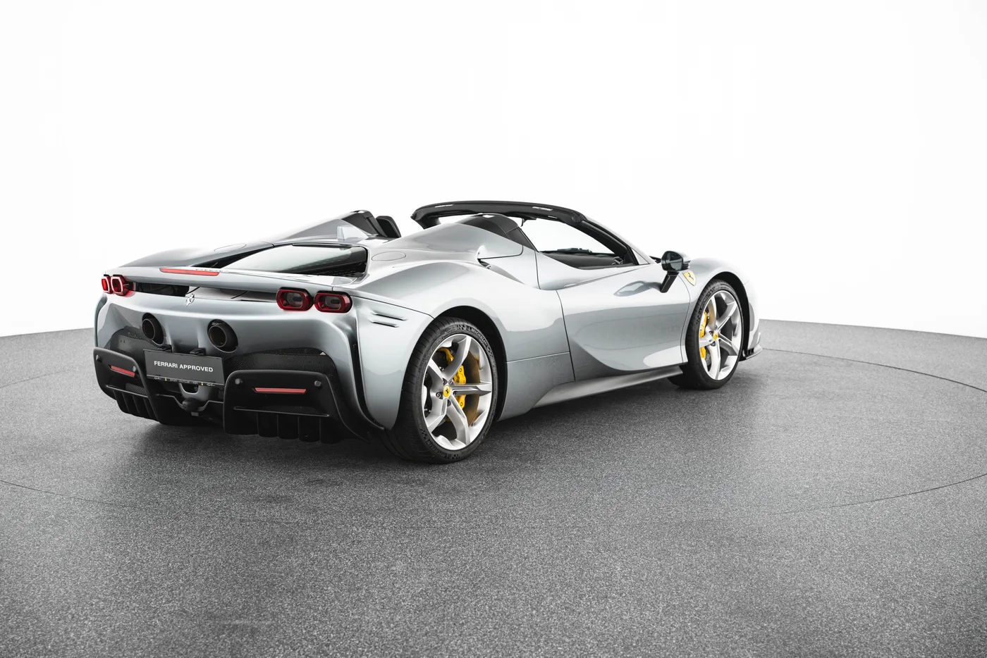 2024 Ferrari SF90 Spider angeboten von einem Fachhändler in Vösendorf, Österreich, Foto 3 von 15