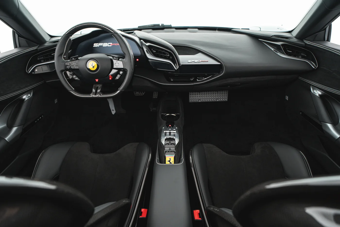 2024 Ferrari SF90 Spider angeboten von einem Fachhändler in Vösendorf, Österreich, Foto 5 von 15