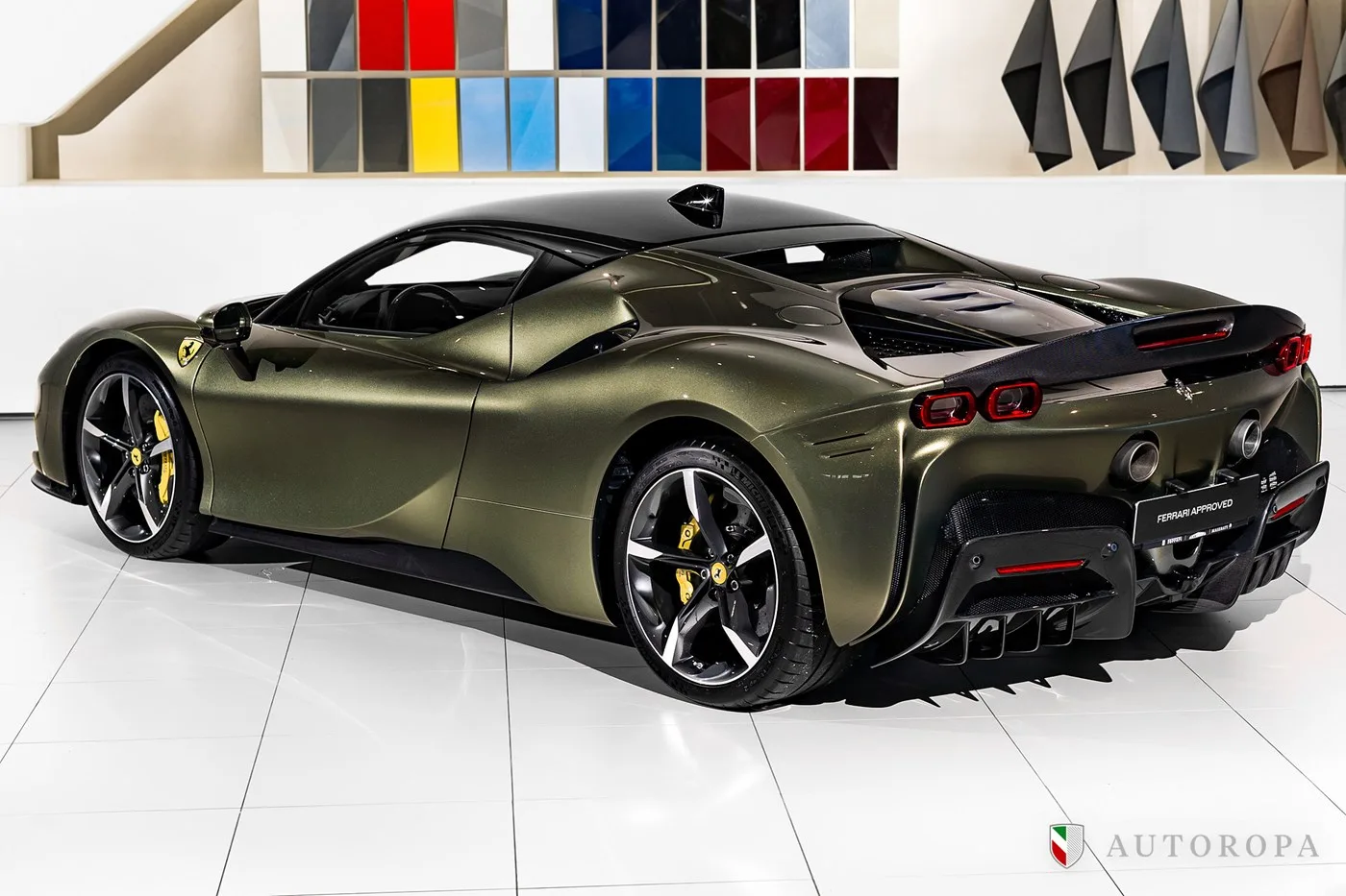 2024 Ferrari SF90 Stradale Assetto Fiorano proposée par un concessionnaire agréé Ferrari et Maserati à Arlöv, Suède, photo 4 sur 10