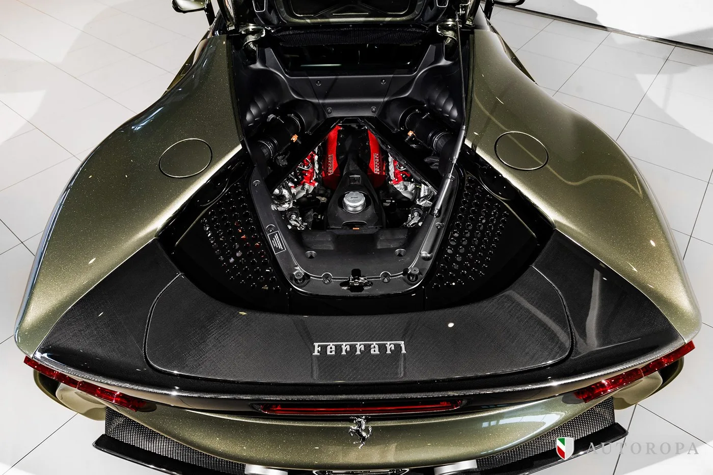 2024 Ferrari SF90 Stradale Assetto Fiorano proposée par un concessionnaire agréé Ferrari et Maserati à Arlöv, Suède, photo 9 sur 10