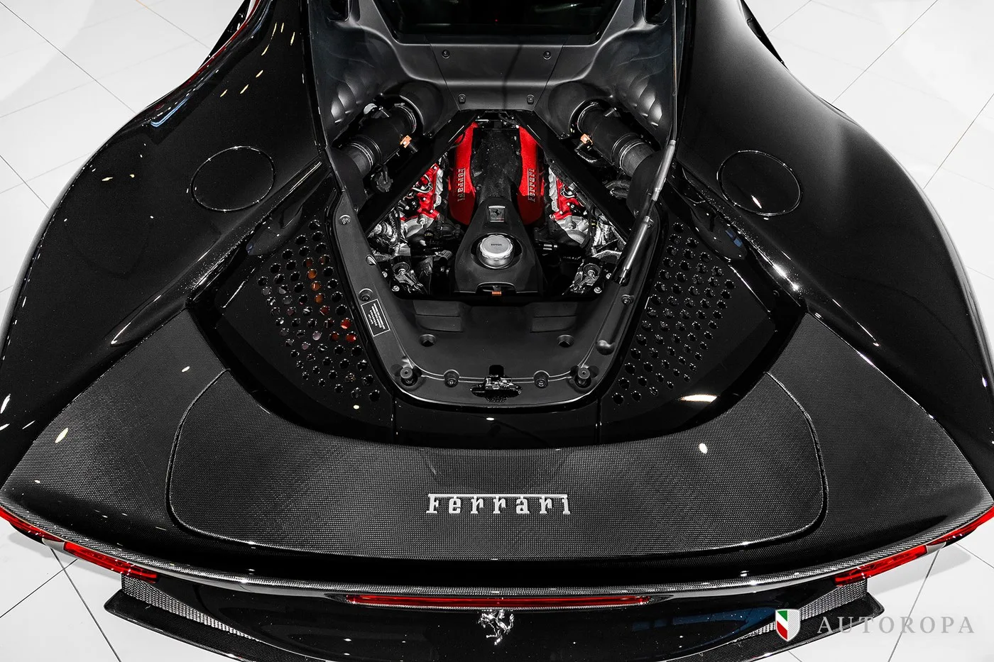 2024 Ferrari SF90 Stradale Assetto Fiorano proposée par un concessionnaire agréé Ferrari et Maserati à Arlöv, Suède, photo 9 sur 10