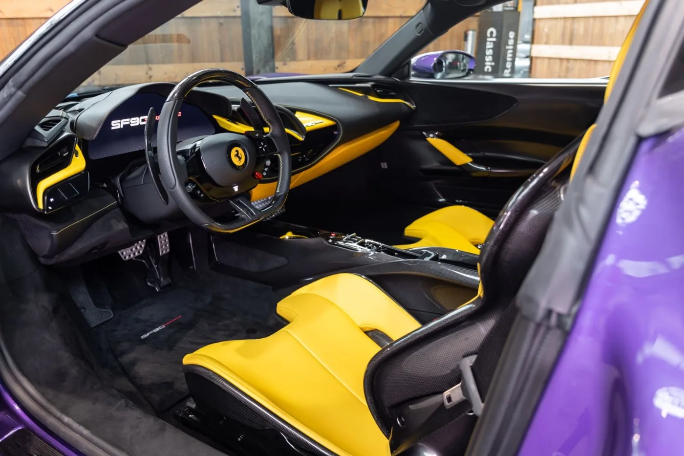 2024 Ferrari SF90 Stradale Assetto Fiorano angeboten von einem Fachhändler in Neuss, Deutschland, Foto 8 von 10